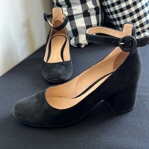 Gianvito Rossi ankle strap, round toe pump